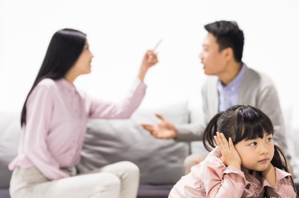 【今日分享】

掌握这4个技巧，让亲子关系更紧密！