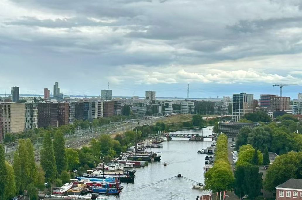 宝宝睡着后，新手妈妈刷手机难放松，需找回自我滋养方式