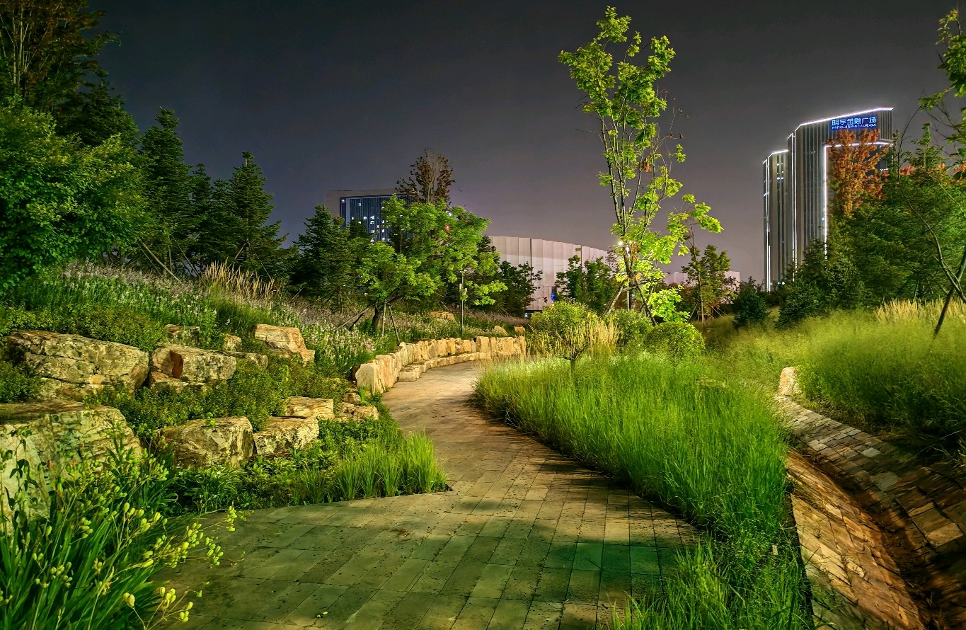 如何改变过于在意别人看法的心理？