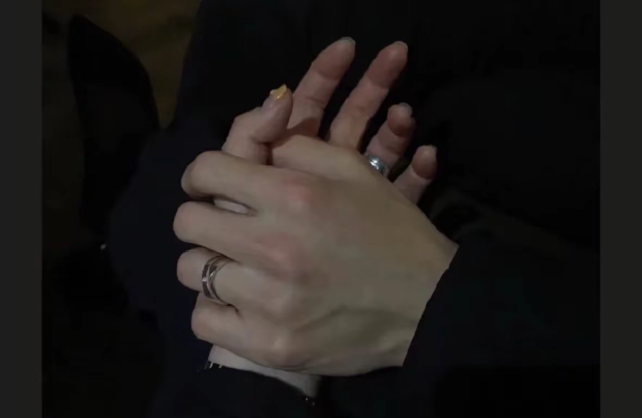 一种深层次的背叛与自我逃避