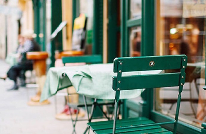 现代社会。我们怎么爱自己，又怎么爱别人