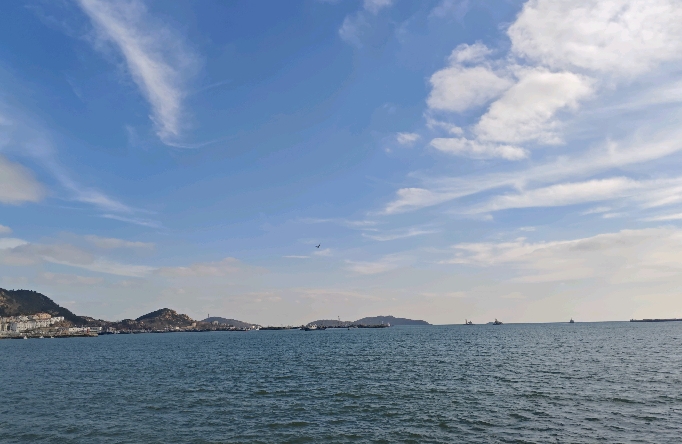 恋爱相处的核心逻辑：短期靠吸引，长期靠人格