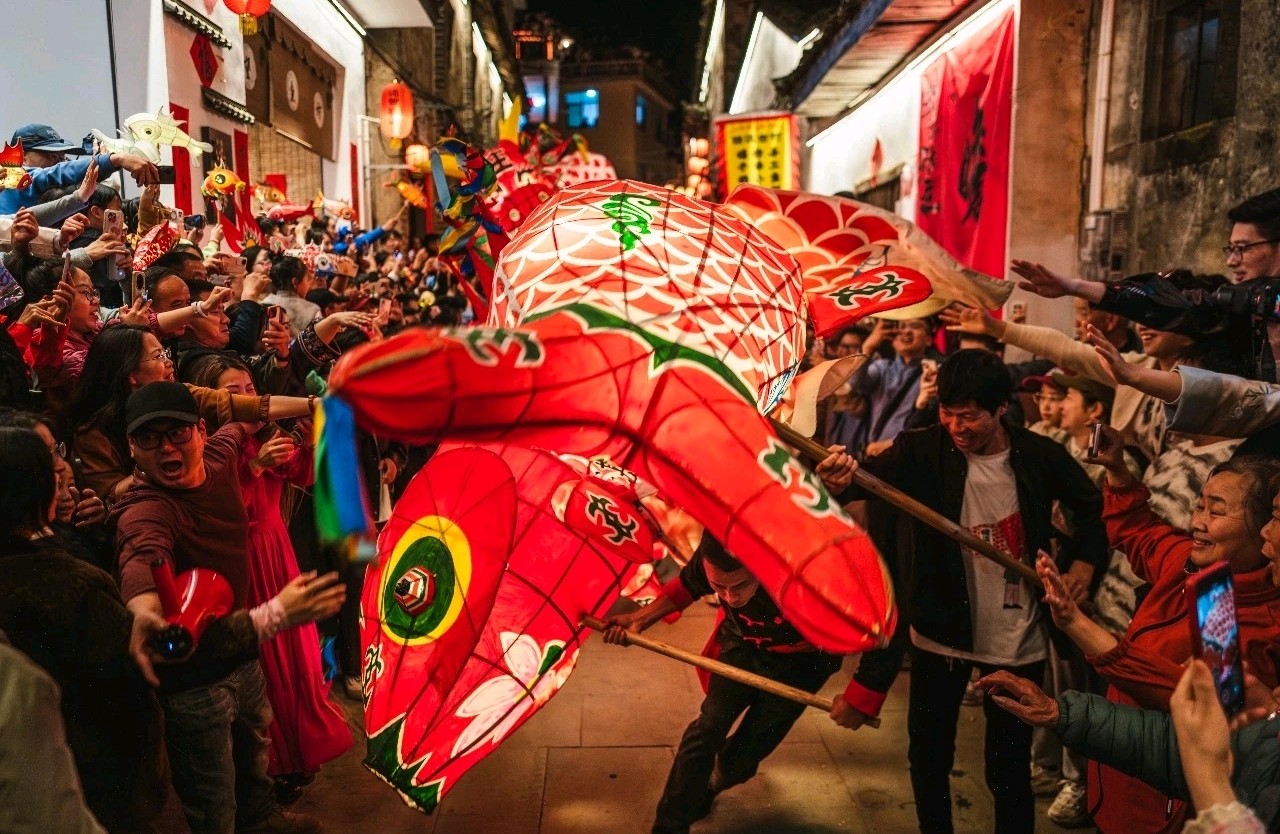 两性情感中的“情感共振”与“边界共生”