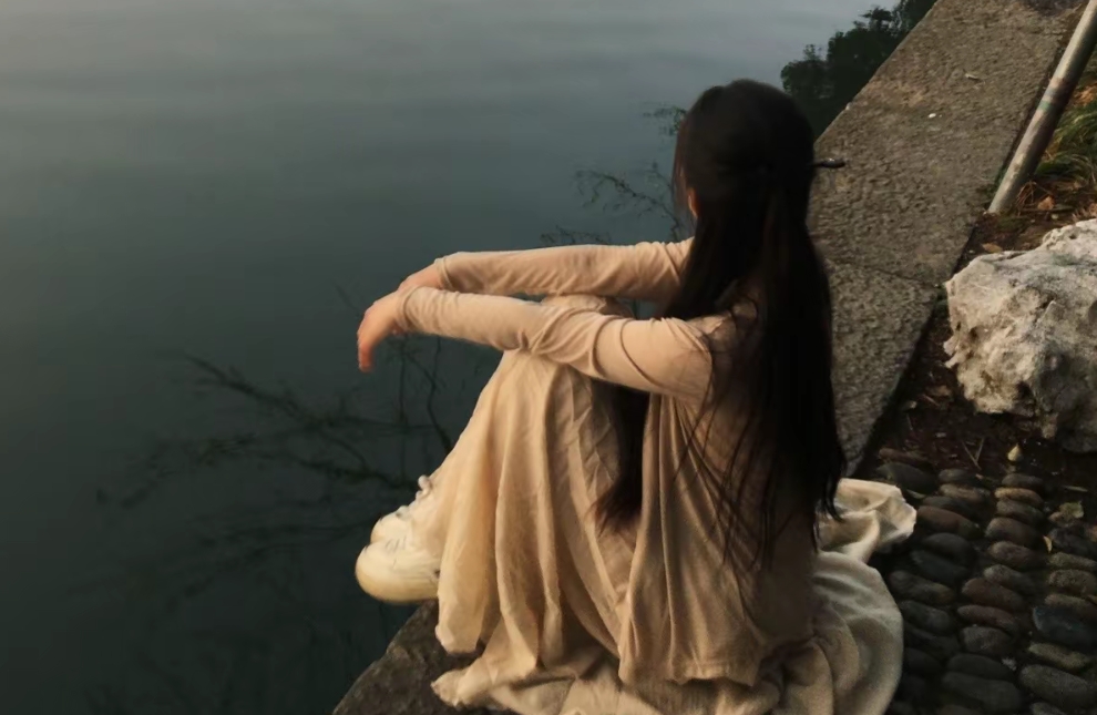 🌄 当“期望”变成隐形枷锁：放下执念，重获关系自由