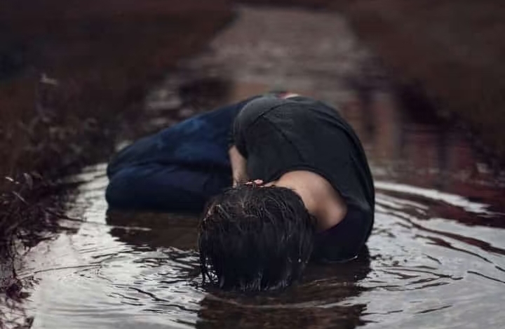 习得性无助的形成逻辑与自我重建之路