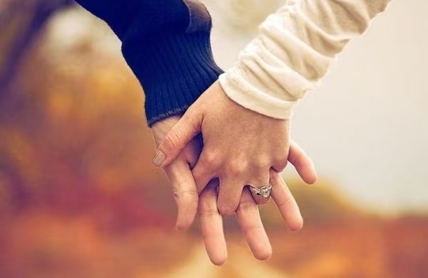 亲密关系沟通手记：别让情绪，挡住了爱