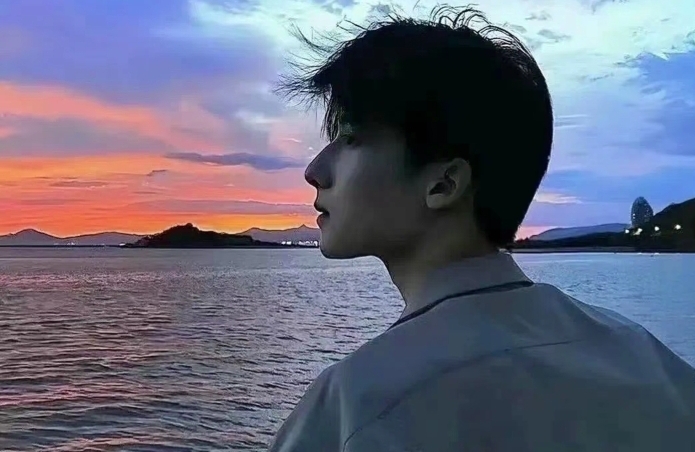 如何与不同性格、背景的人有效沟通，尤其是与难以相处的人打交道