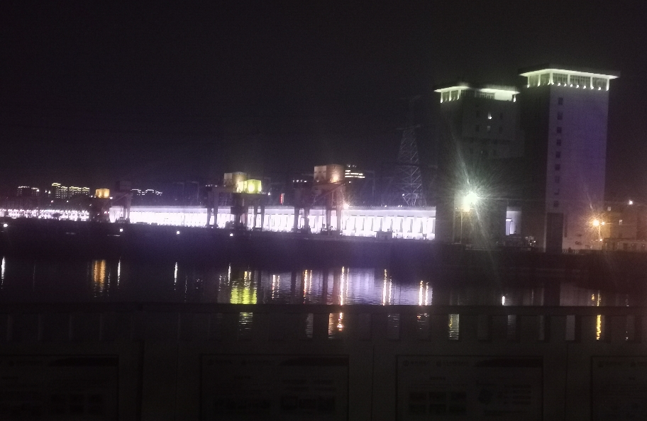 走出内心的困境：在迷雾中，成为自己的灯塔