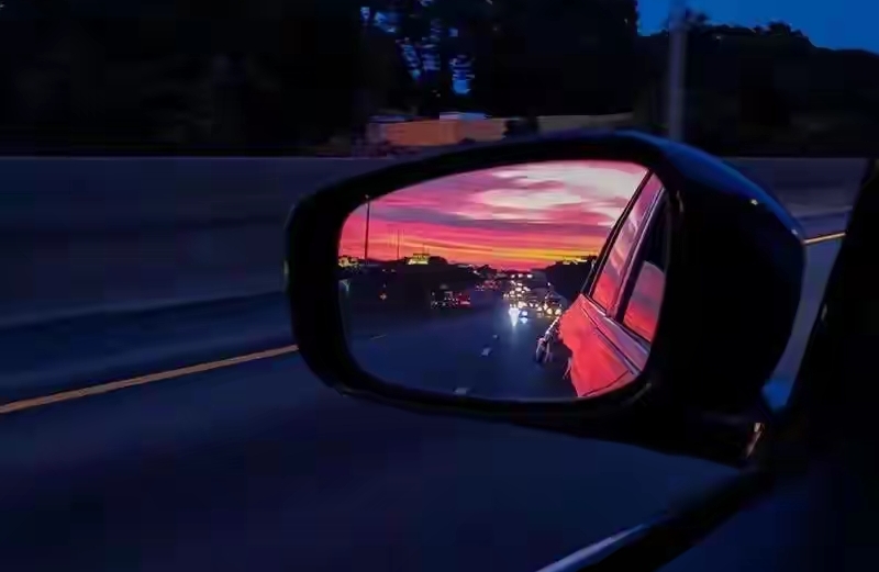 在恋爱中不迷失自己：爱是并肩，而非依附