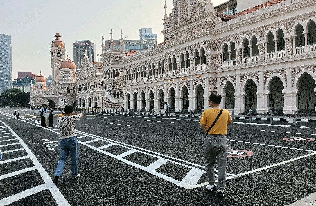 如何与性格强势的同事建立良好的合作关系？